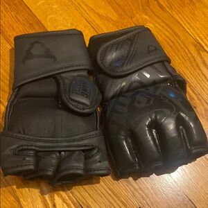 Black MMA Training Gloves/boxing gloves